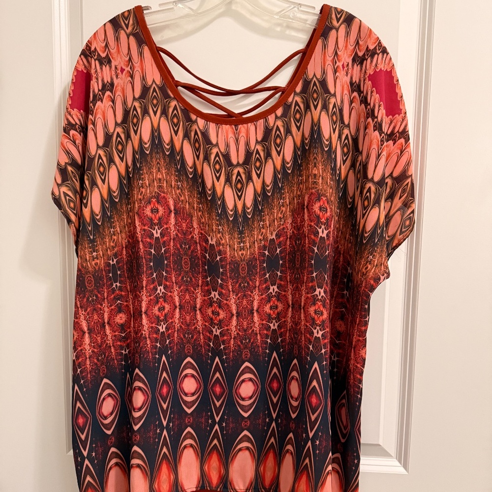 Multi-colored short sleeve top. Size XXL